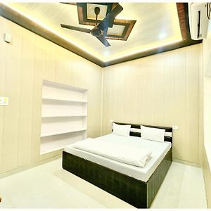 Hotel Dev # Vill Near Kashi Vishwanath Temple - Restaurant And Free Wifi Facilities - Fully Air Conditioning Hotel - A Top Rated Hotel